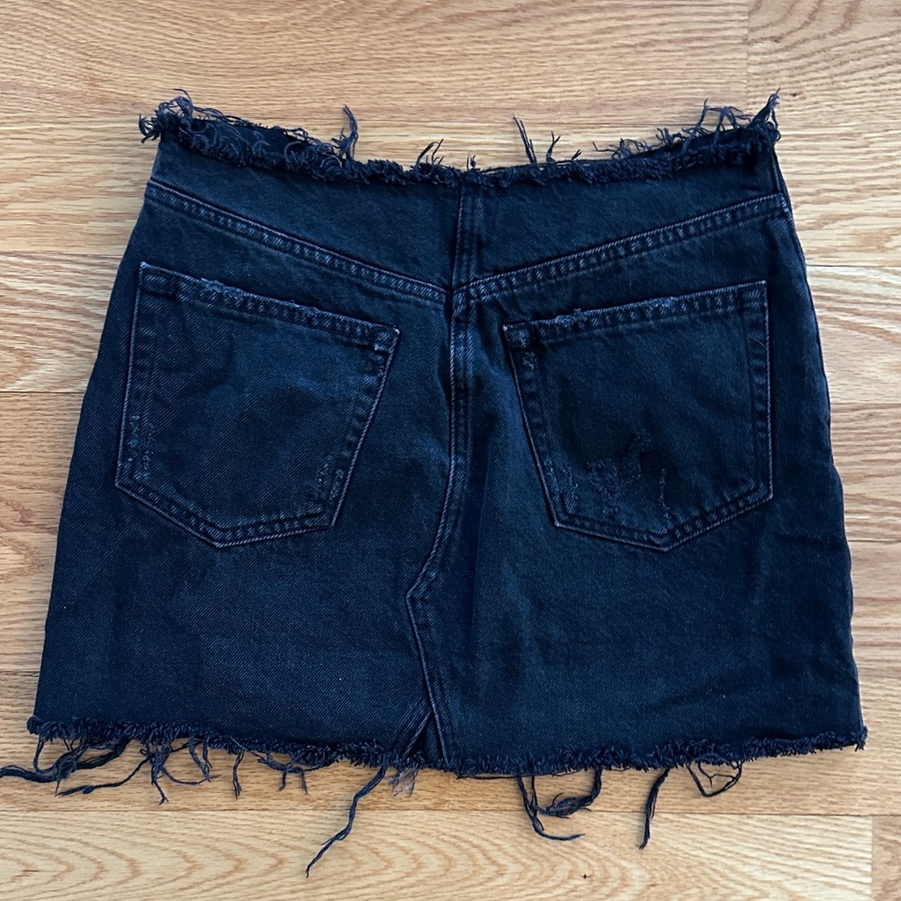 BDG Women's NWOT Distressed Black Denim Skirt (M) - Picture 3 of 7
